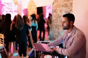 תצוגה והופעה במתחם שרביה, יפו – תמונה 9